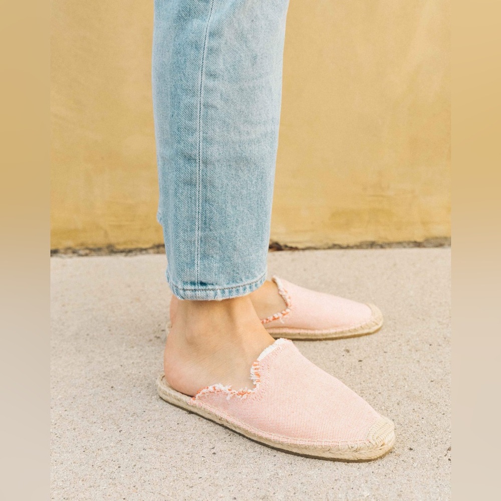 Soludos Frayed Espadrille Mules. US 9.5